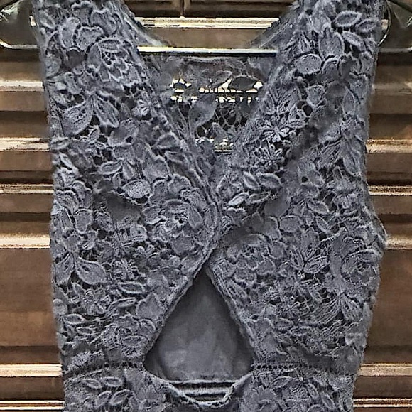 Joie Elegant navy blue Lace Dress size 6 pit to pit 15in length 39-46in high low - Picture 5 of 5